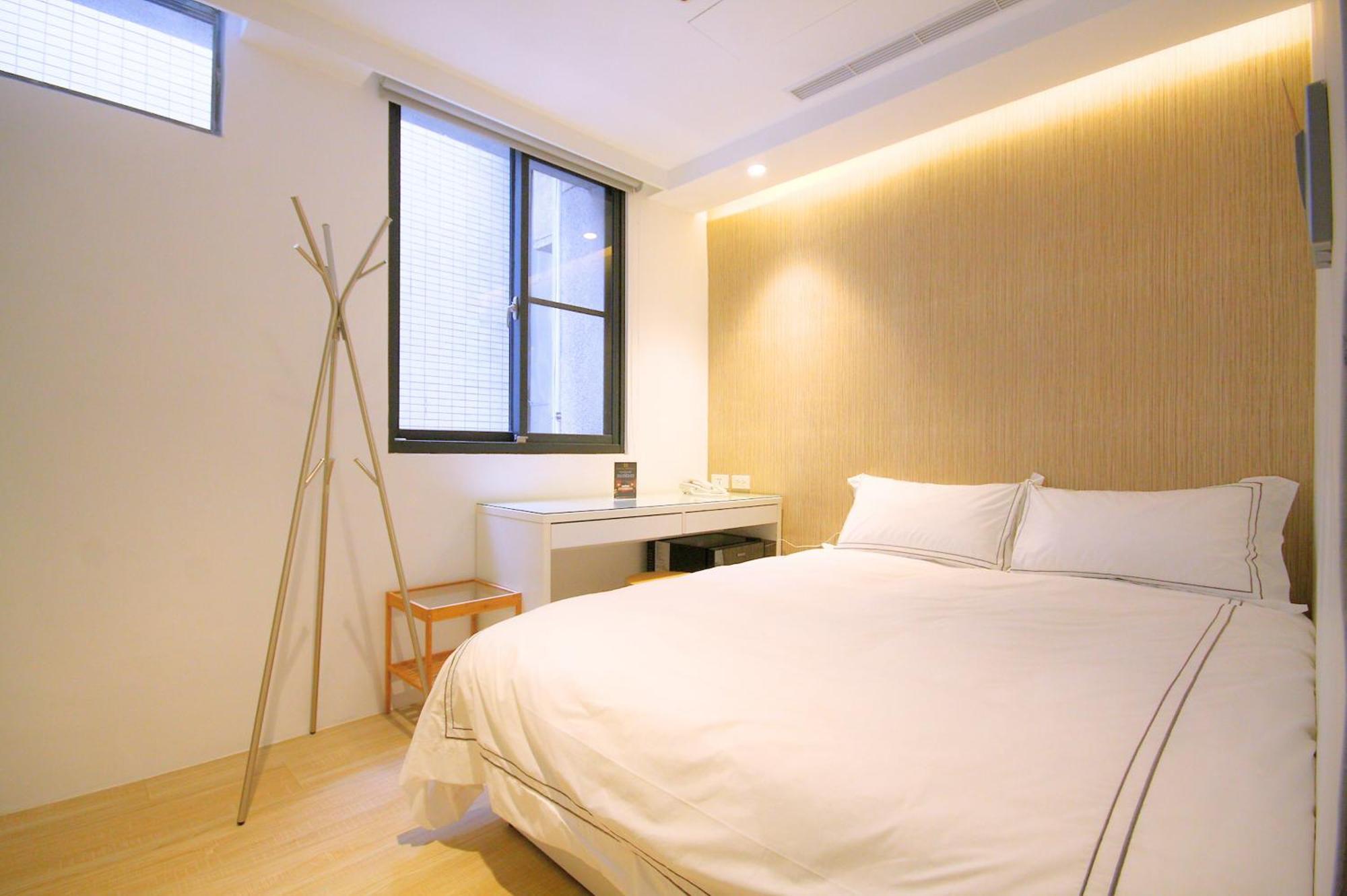 มินิ เวสต์ โฮเต็ล Hostel ไถจง ภายนอก รูปภาพ